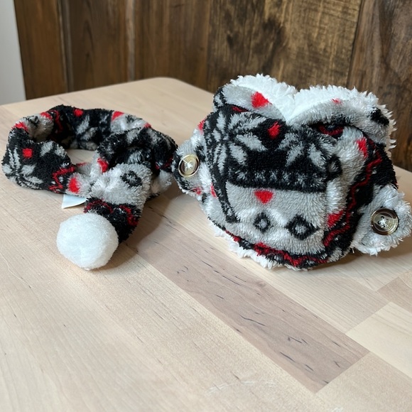 Doggie hat and scarf 🧣 🐶 - Picture 4 of 6